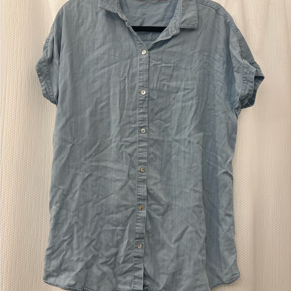 Women’s Light Blue Chambray top